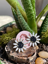 Load image into Gallery viewer, Vintage Daisy Studs
